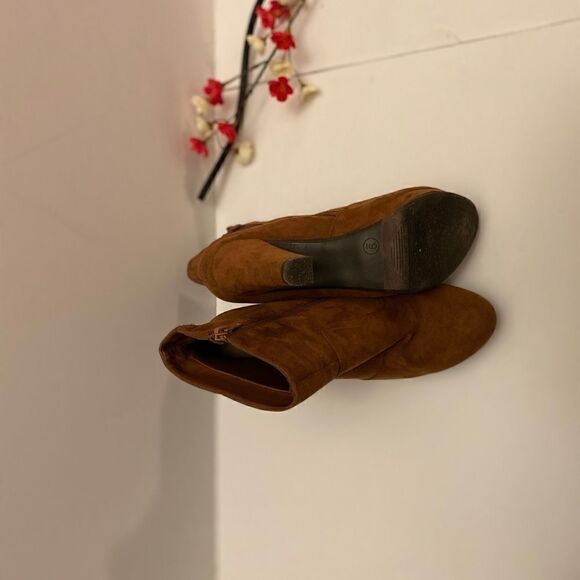 🛍Mossimo Supply co. Ankle  Suede Platform boots Size:9 - Picture 3 of 6